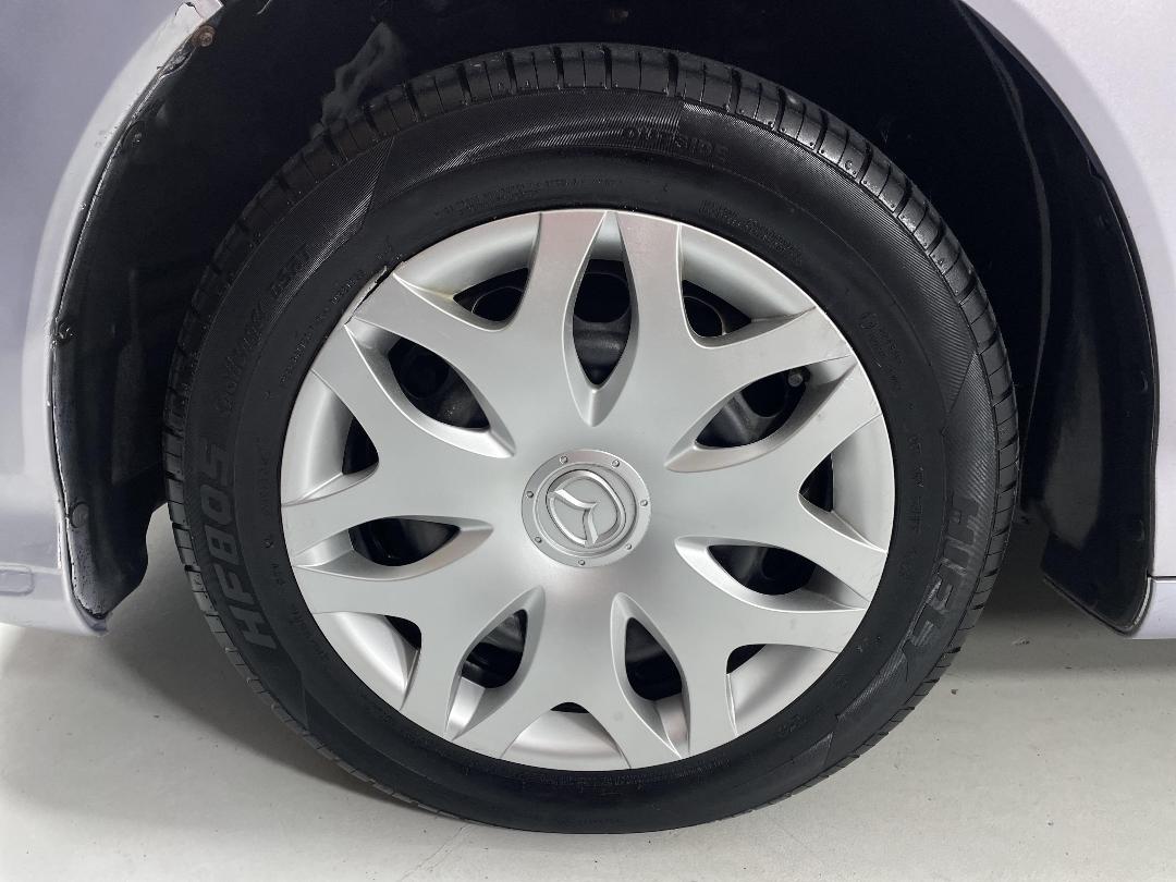 Photo '10' of Mazda Biante Photo '10' of Mazda Biante