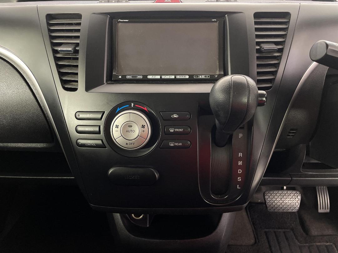 Photo '18' of Mazda Biante Photo '18' of Mazda Biante