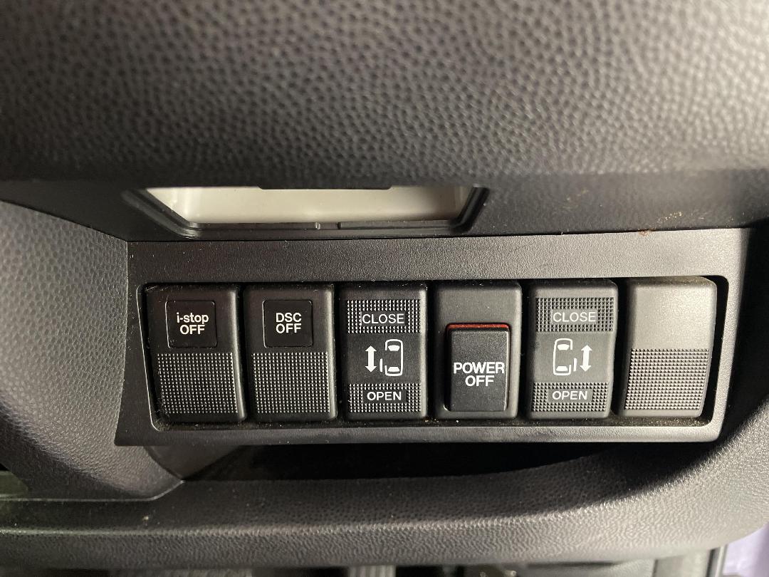 Photo '22' of Mazda Biante Photo '22' of Mazda Biante