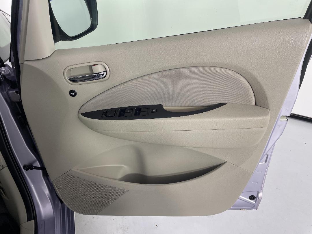 Photo '15' of Mazda Biante