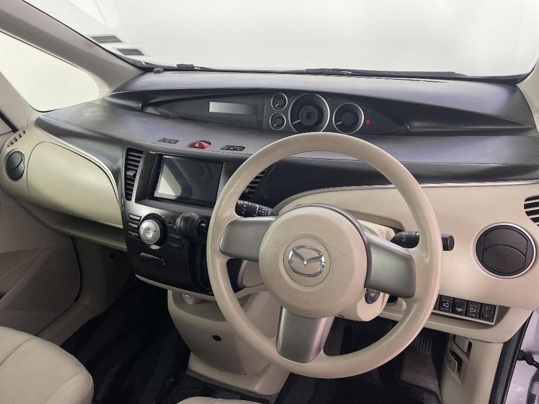 Photo '17' of Mazda Biante