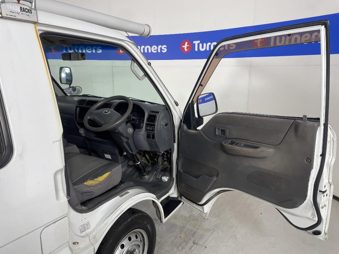 Photo '15' of Mazda Bongo Photo '15' of Mazda Bongo