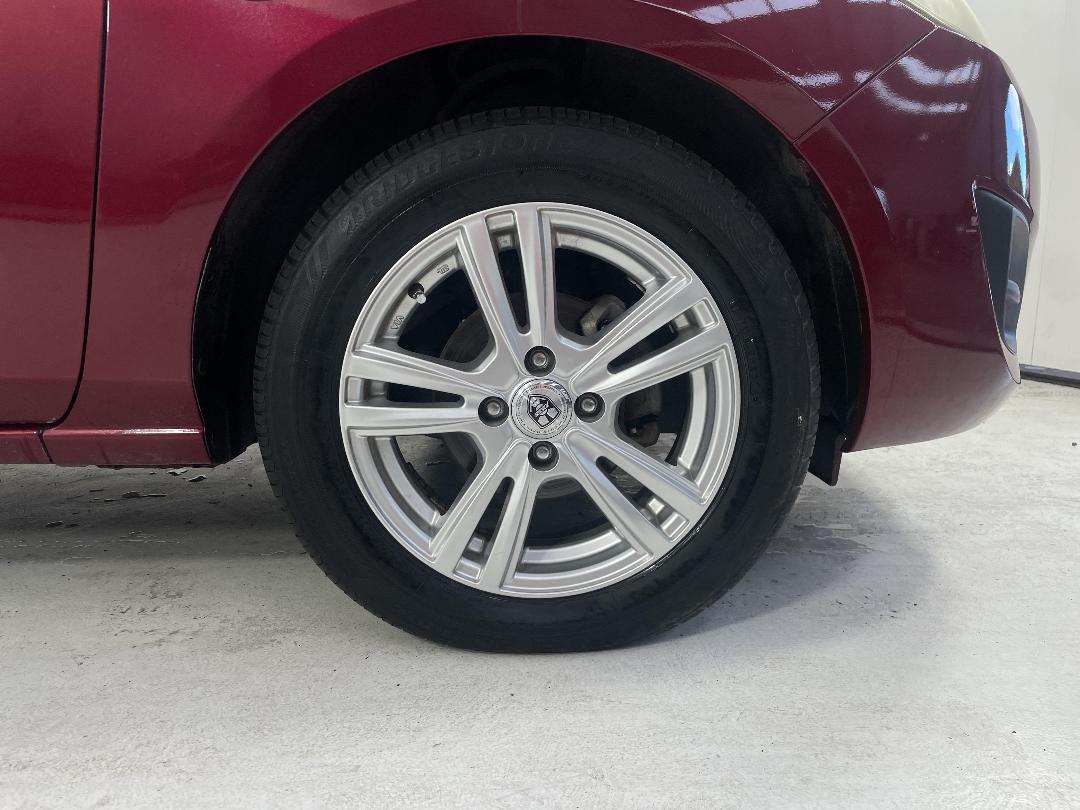 Photo '9' of Mazda Demio