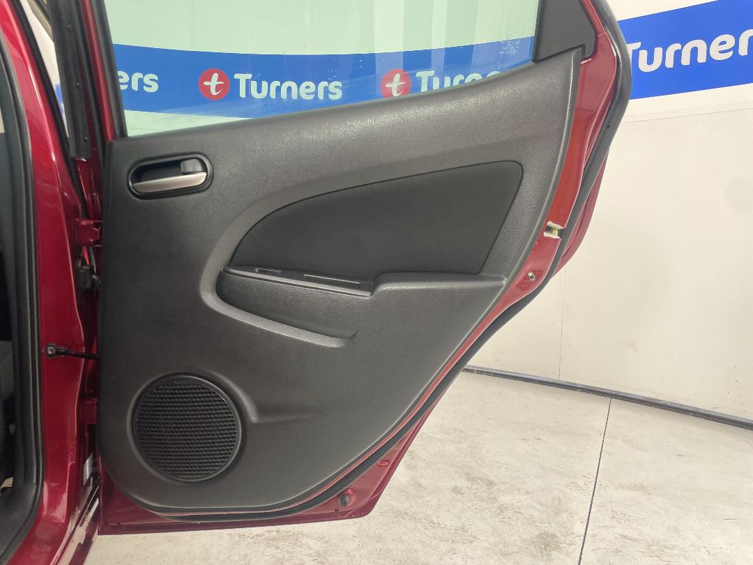 Photo '19' of Mazda Demio