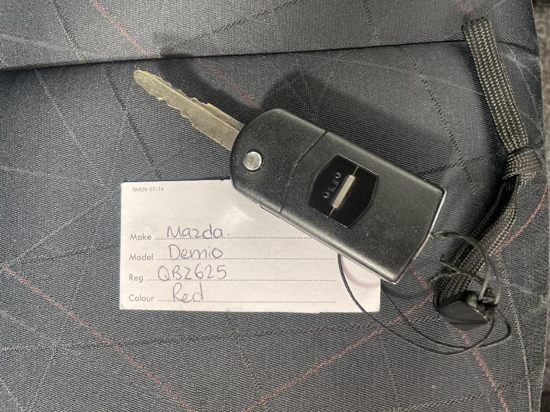 Photo '22' of Mazda Demio