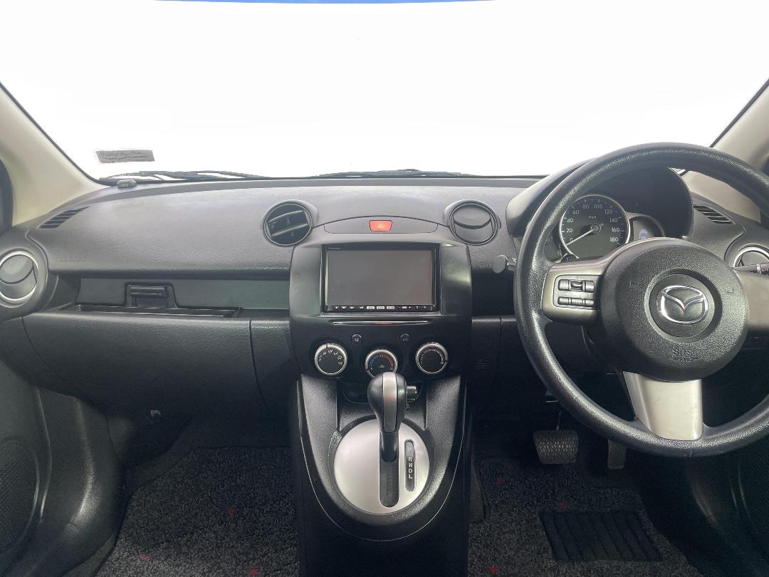 Photo '17' of Mazda Demio