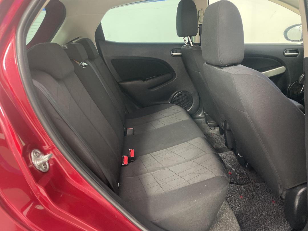 Photo '20' of Mazda Demio