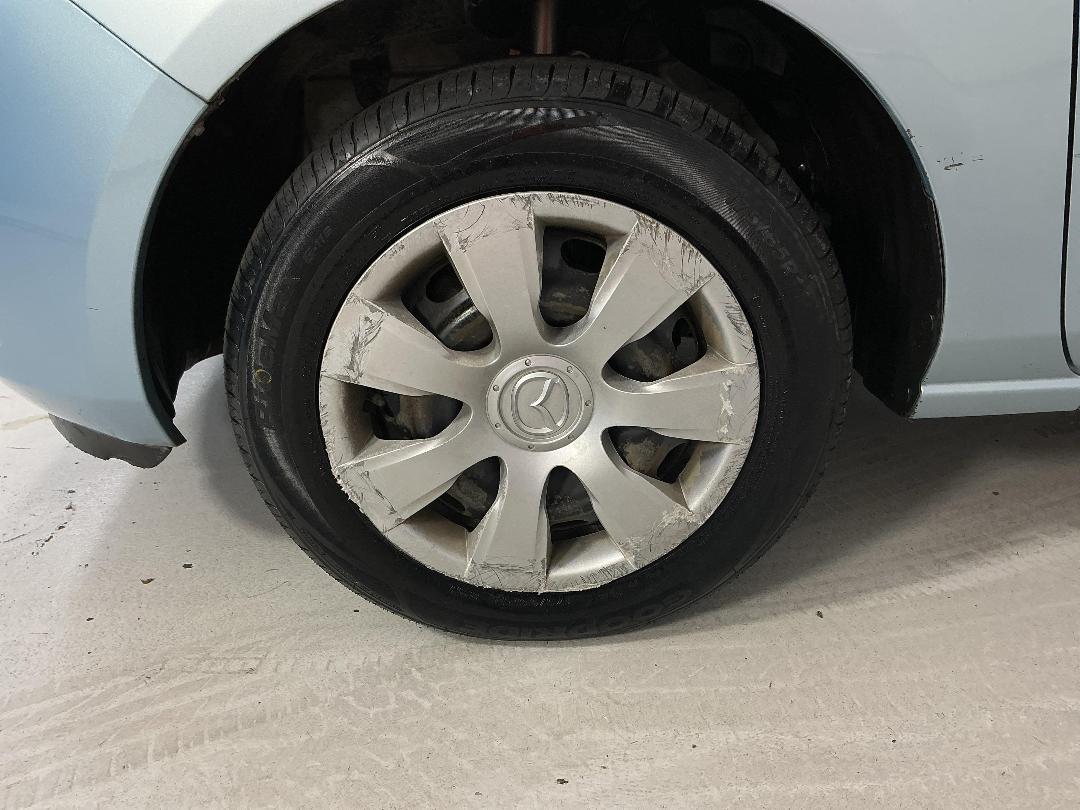 Photo '10' of Mazda Demio