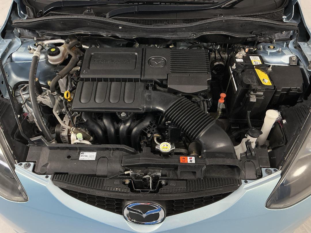 Photo '13' of Mazda Demio