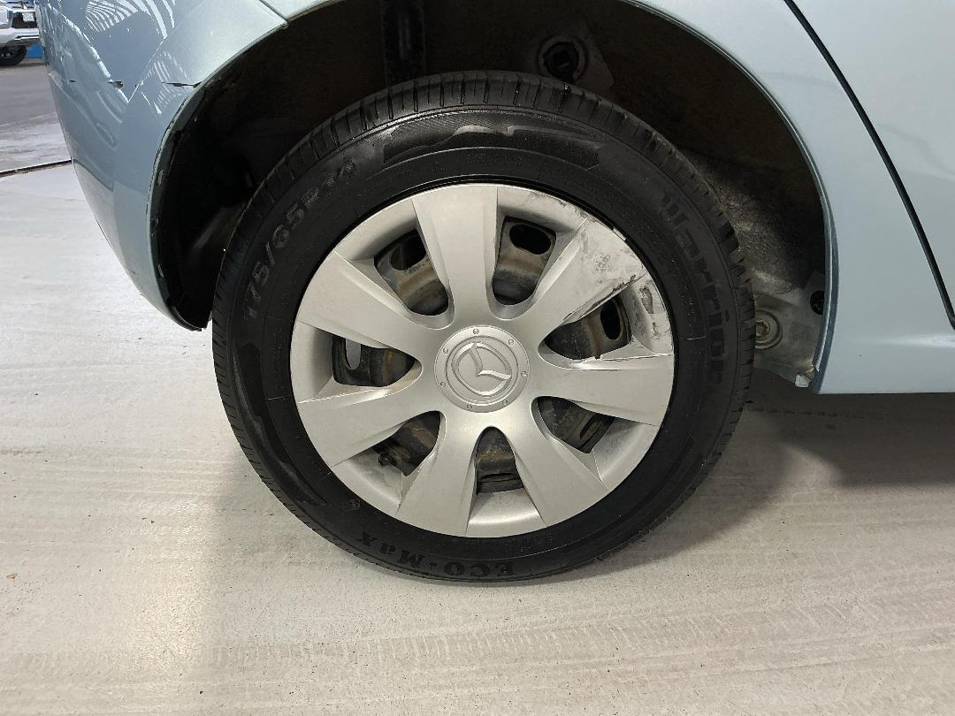 Photo '12' of Mazda Demio