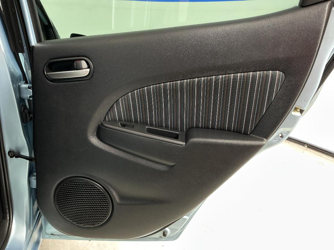 Photo '19' of Mazda Demio