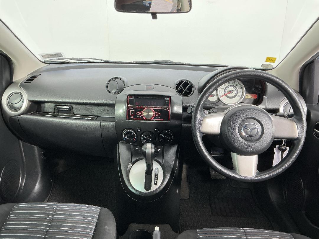 Photo '17' of Mazda Demio