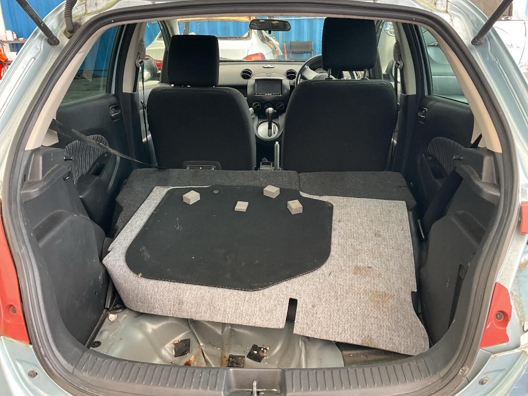 Photo '5' of Mazda Demio Photo '5' of Mazda Demio