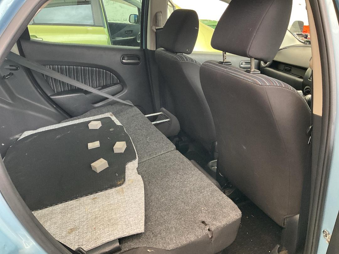 Photo '8' of Mazda Demio Photo '8' of Mazda Demio