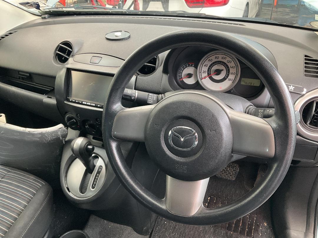 Photo '11' of Mazda Demio Photo '11' of Mazda Demio