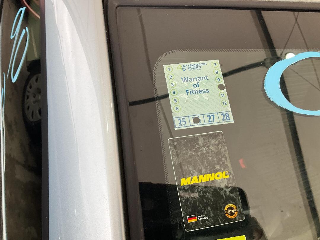 Photo '16' of Mazda Demio Photo '16' of Mazda Demio