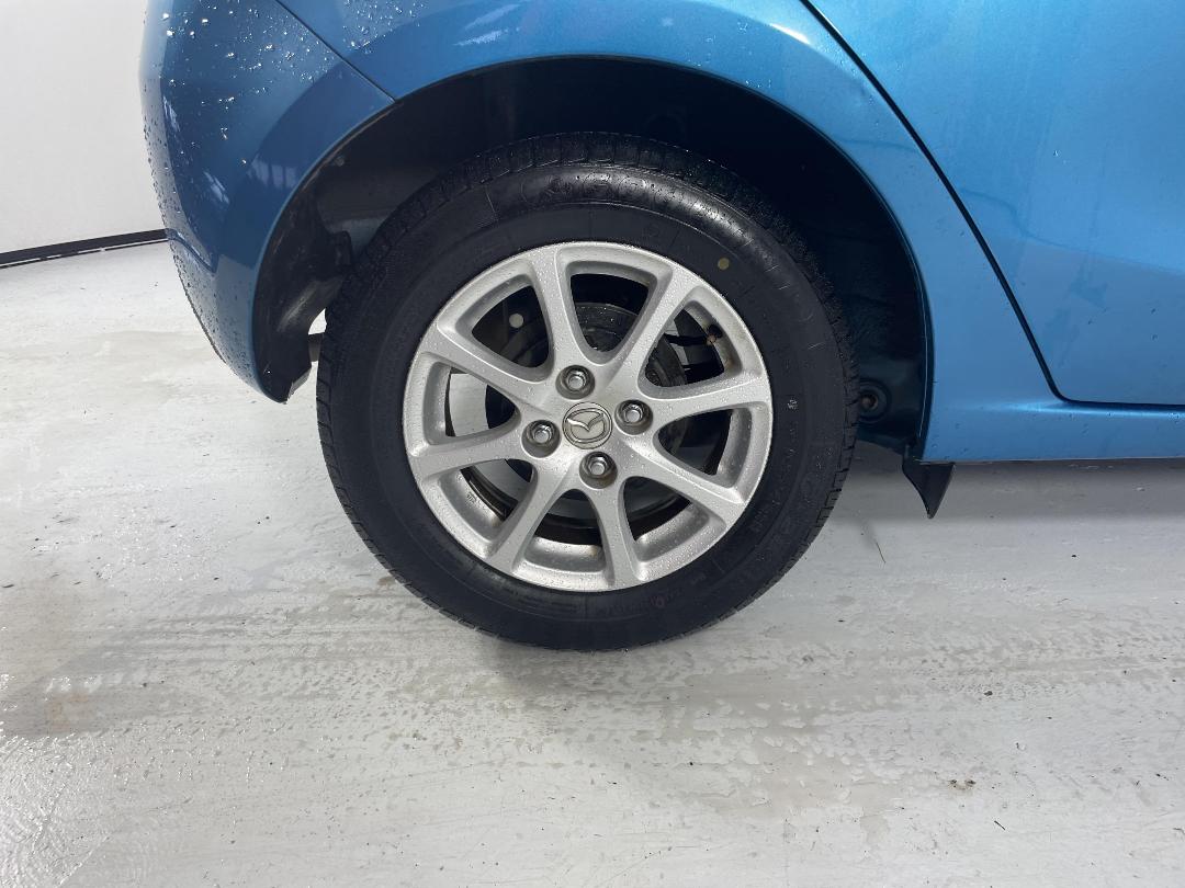 Photo '12' of Mazda Demio