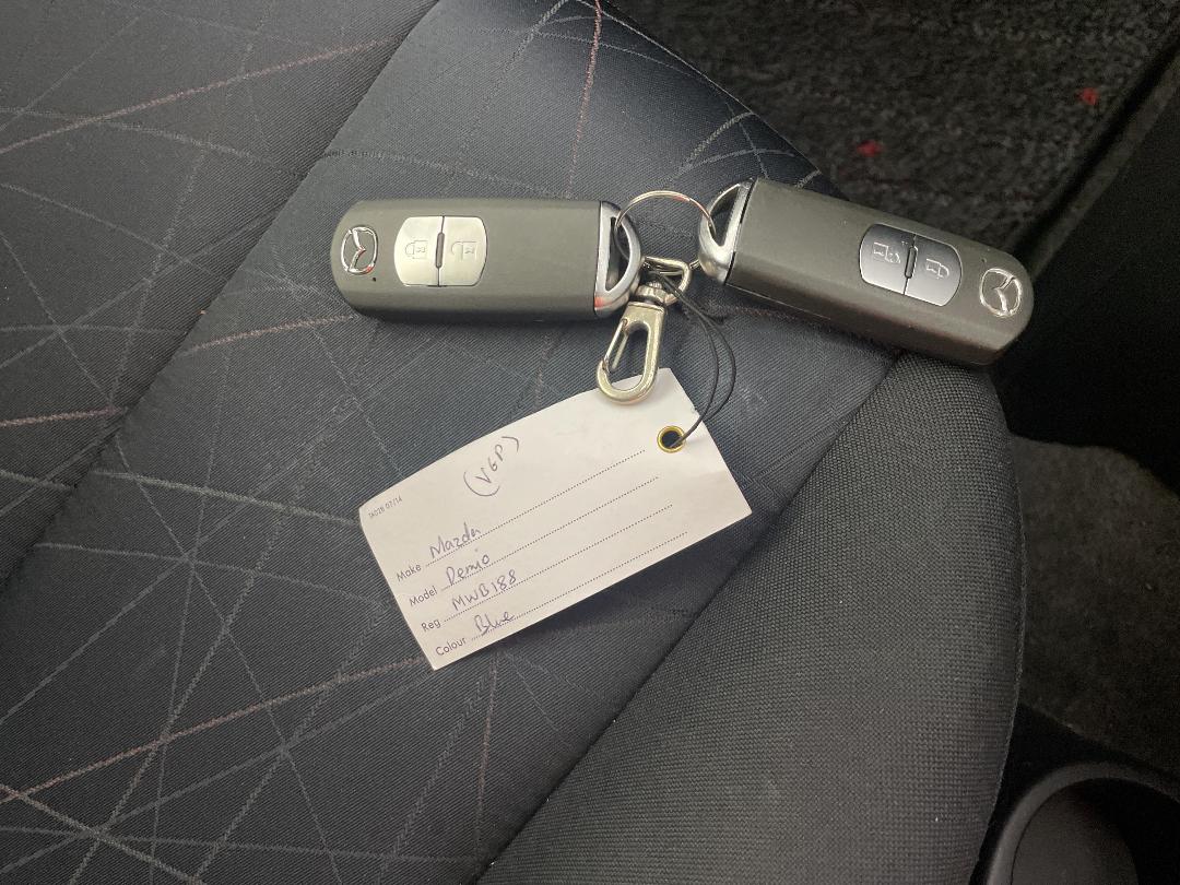 Photo '22' of Mazda Demio