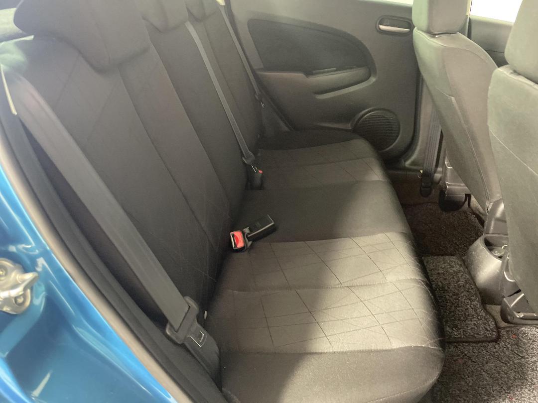 Photo '20' of Mazda Demio