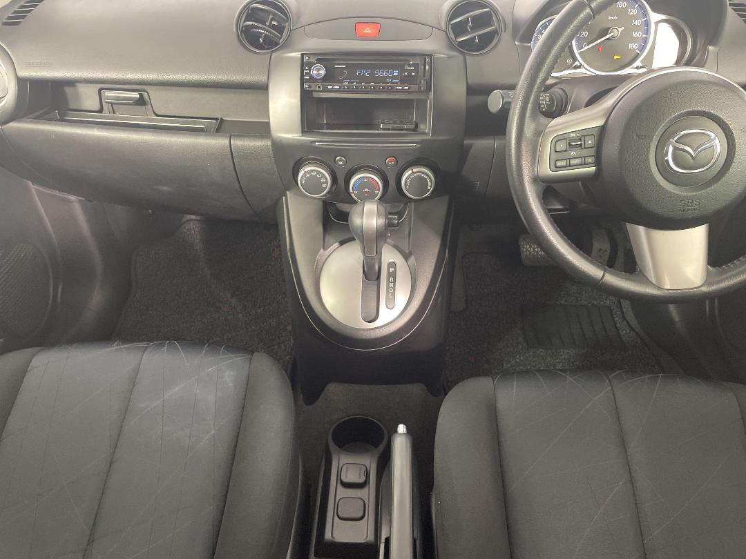 Photo '18' of Mazda Demio