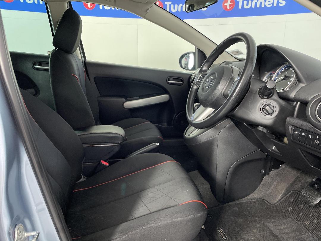 Photo '16' of Mazda Demio