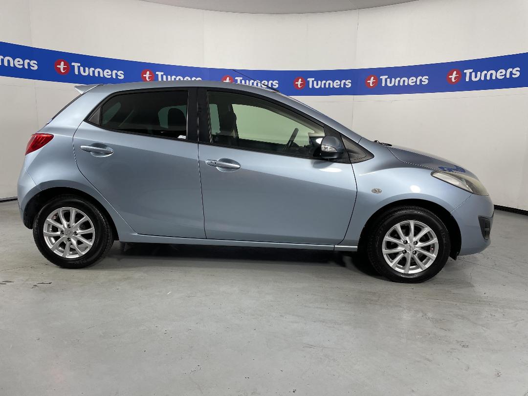 Photo '23' of Mazda Demio