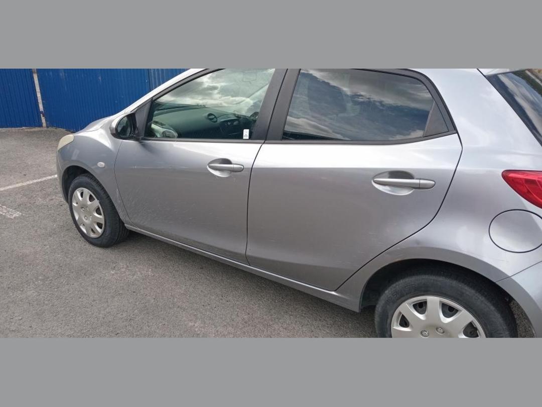 Photo '2' of Mazda Demio Photo '2' of Mazda Demio