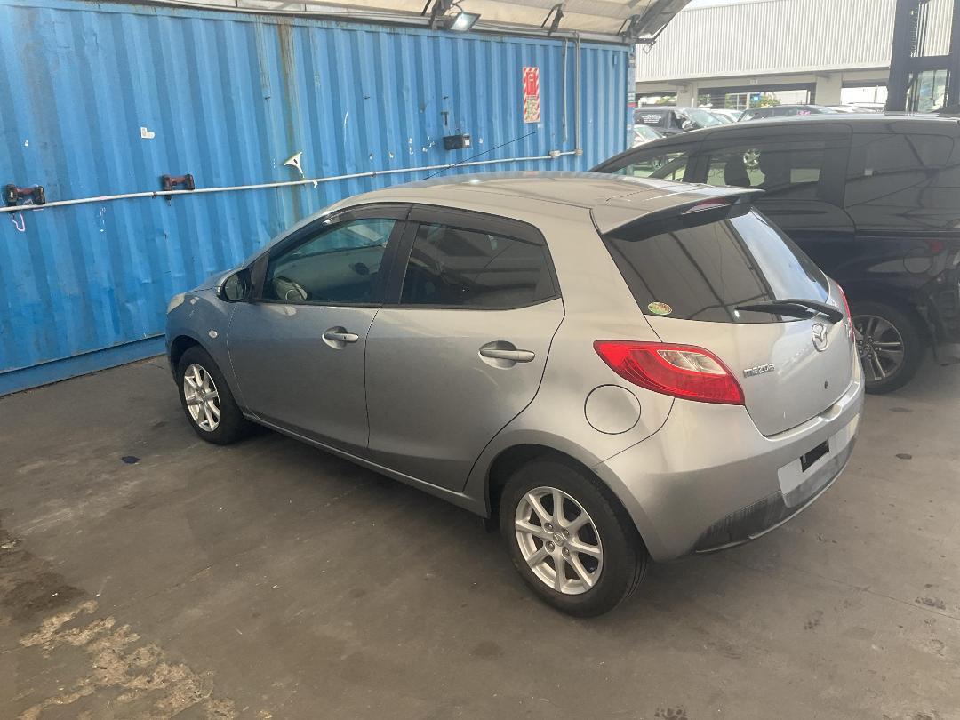 Photo '7' of Mazda Demio