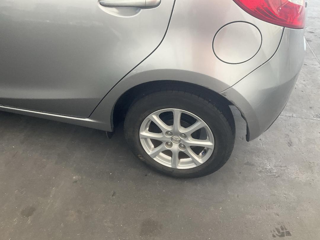 Photo '8' of Mazda Demio