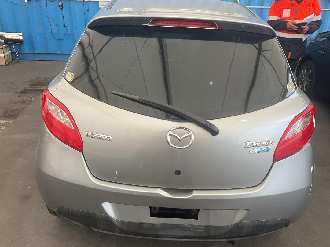 Photo '9' of Mazda Demio