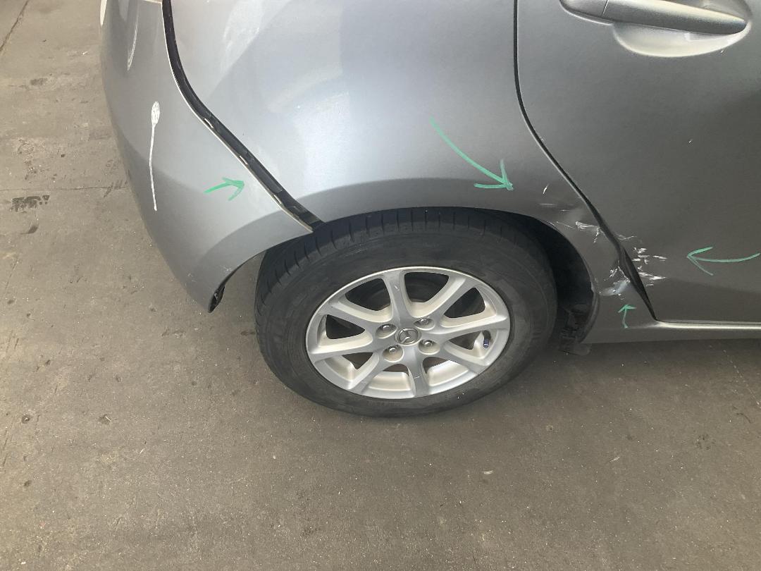 Photo '11' of Mazda Demio