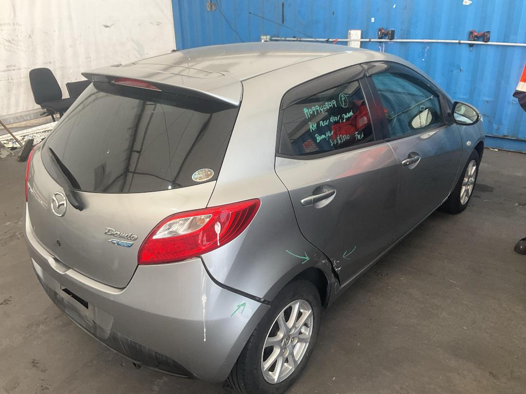 Photo '10' of Mazda Demio