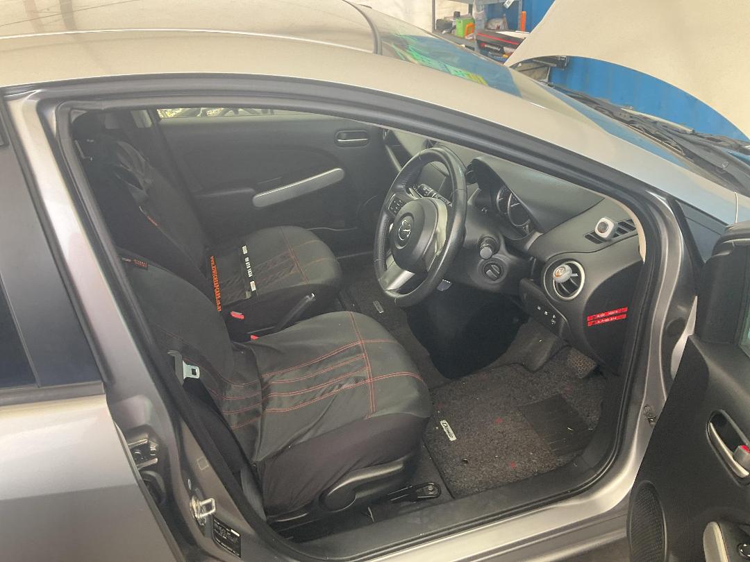 Photo '17' of Mazda Demio