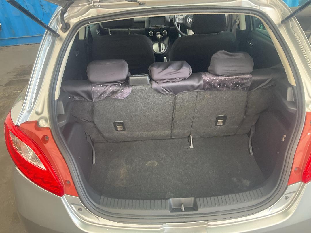 Photo '20' of Mazda Demio