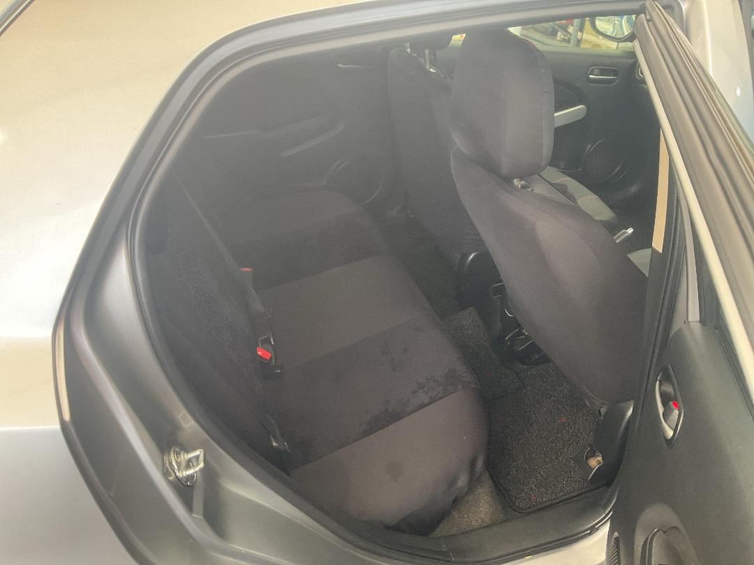 Photo '18' of Mazda Demio