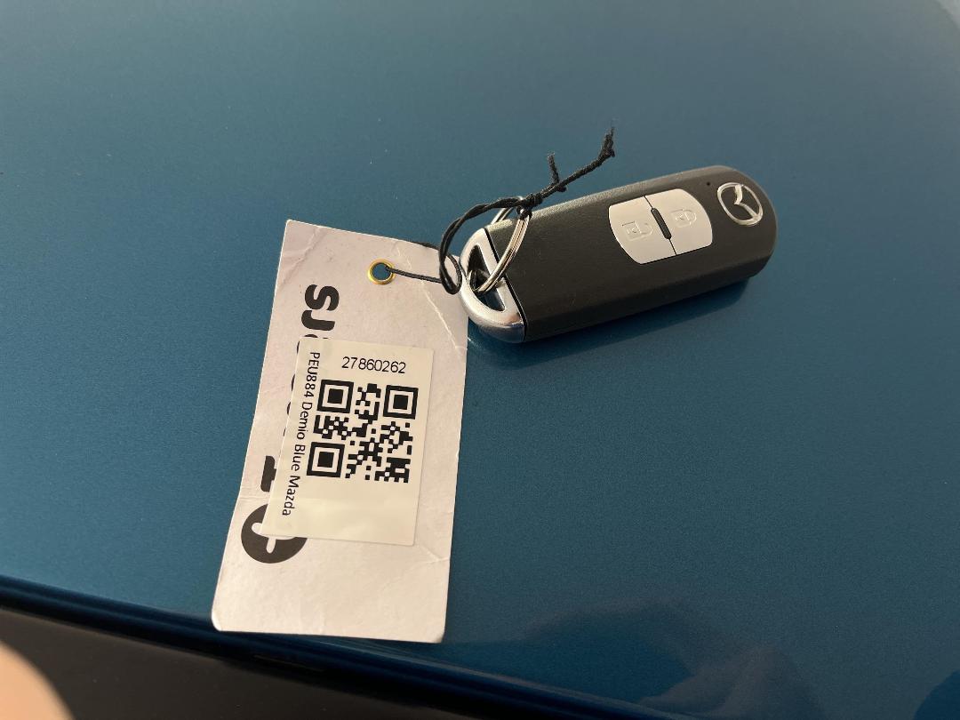 Photo '22' of Mazda Demio