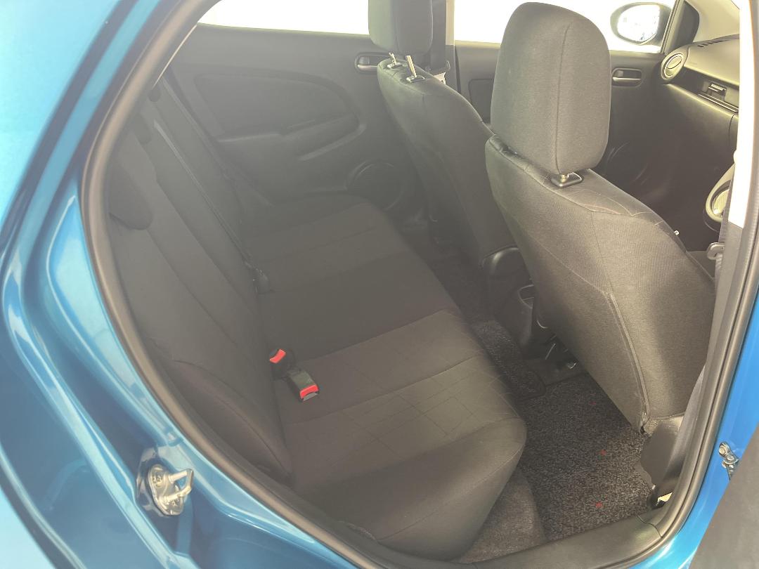 Photo '20' of Mazda Demio