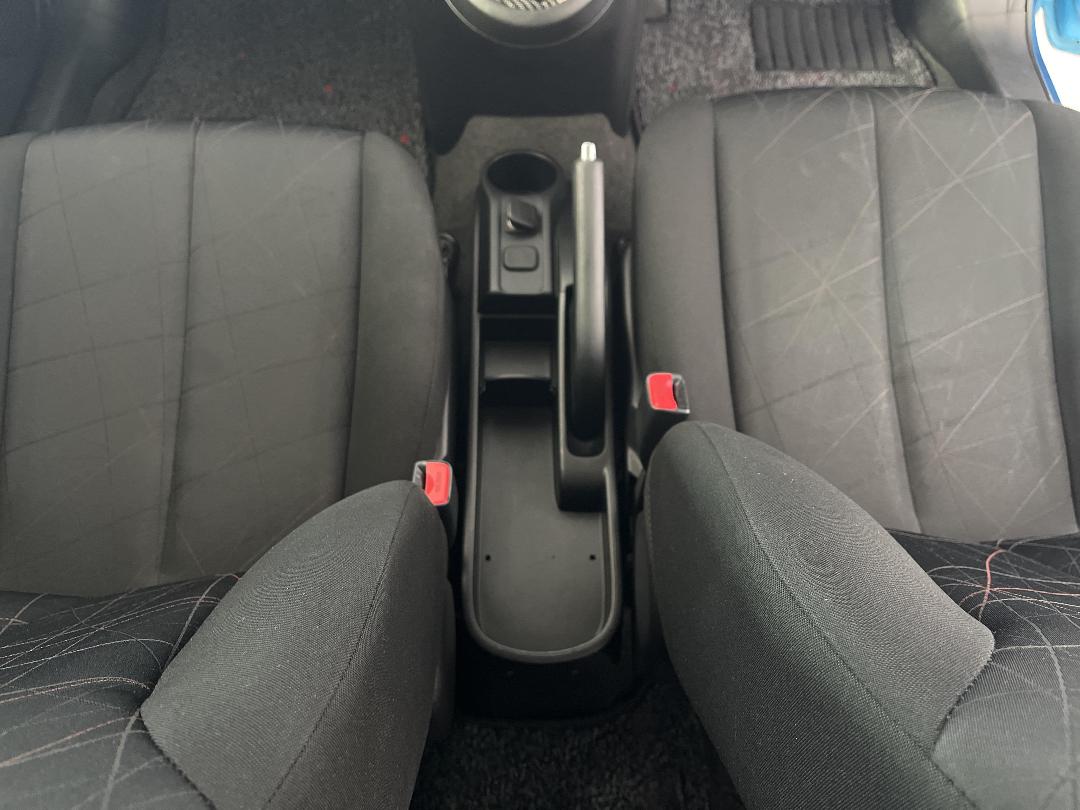 Photo '18' of Mazda Demio