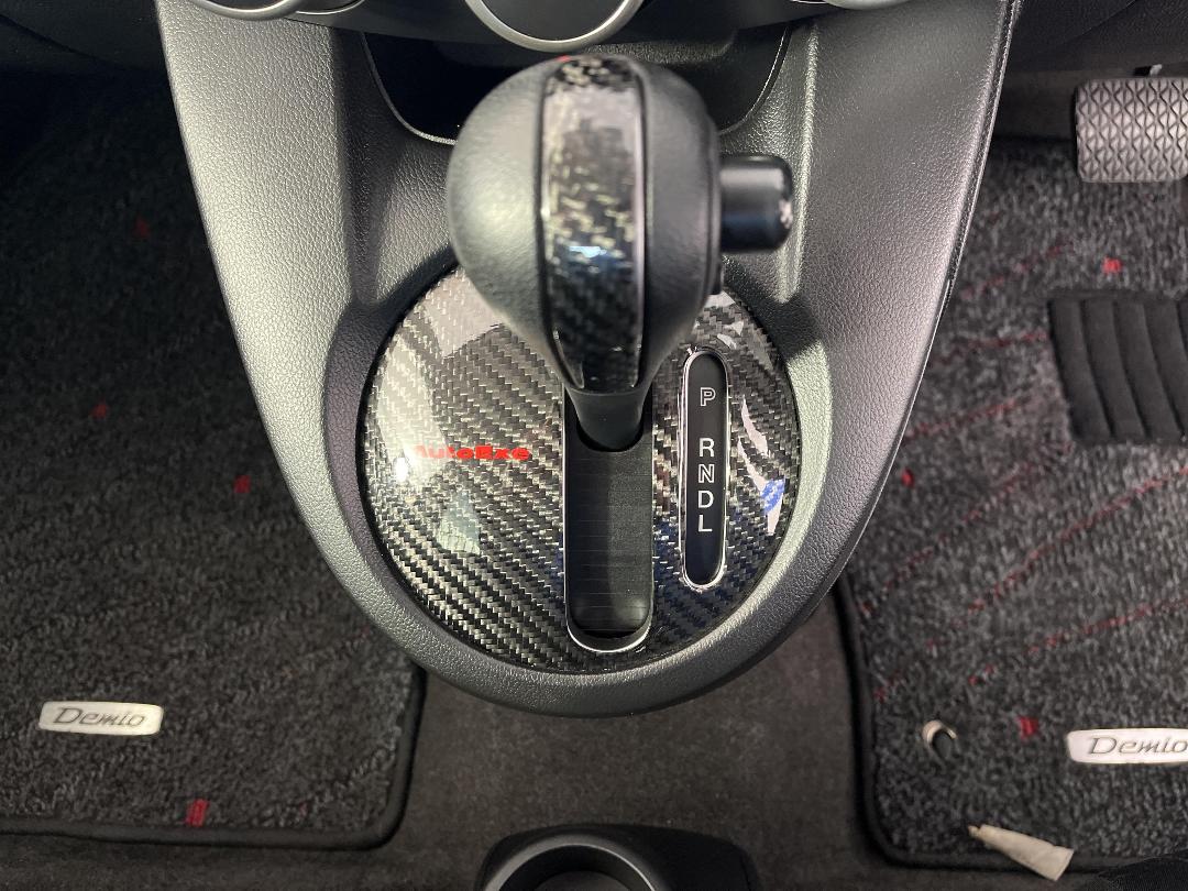 Photo '27' of Mazda Demio