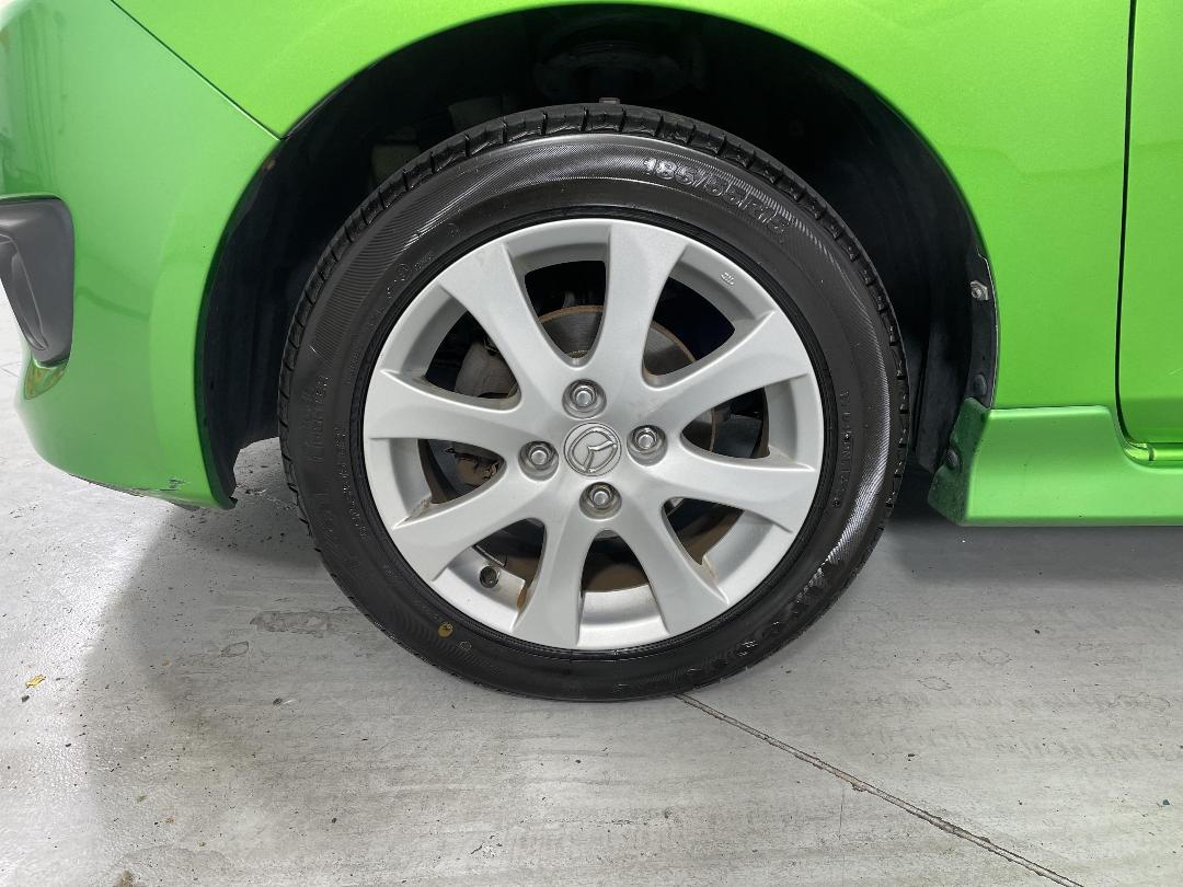 Photo '10' of Mazda Demio