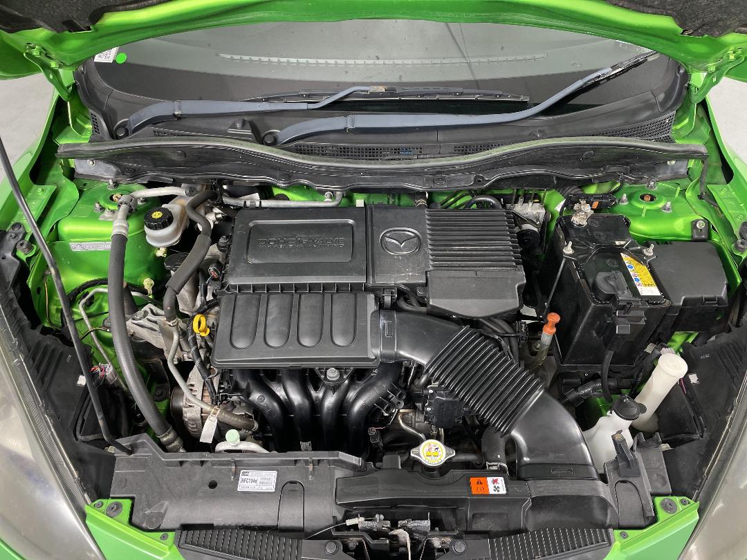 Photo '13' of Mazda Demio