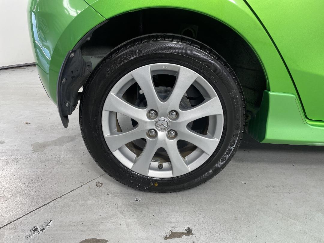 Photo '12' of Mazda Demio