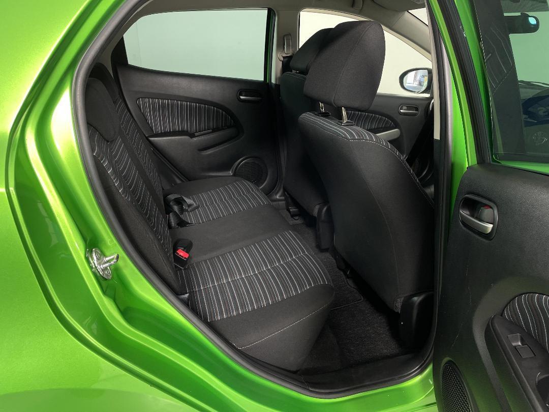 Photo '20' of Mazda Demio