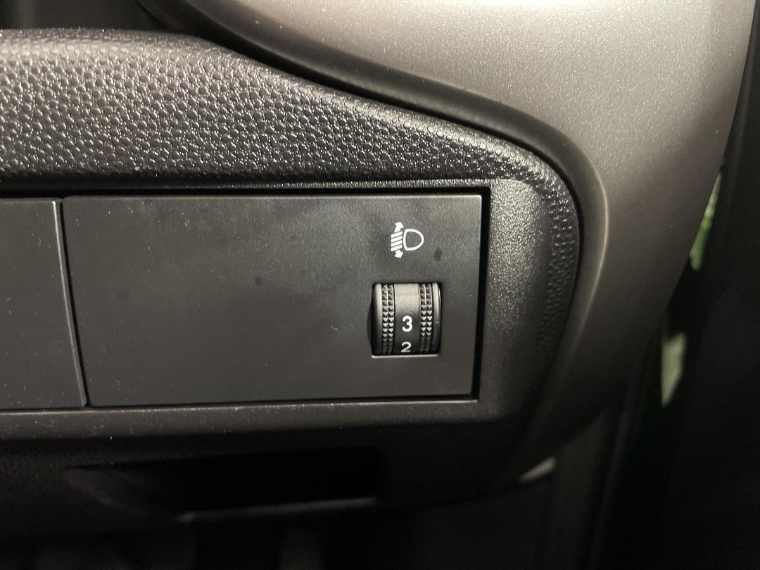 Photo '27' of Mazda Demio