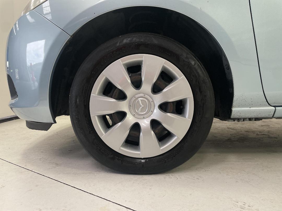 Photo '10' of Mazda Demio Photo '10' of Mazda Demio