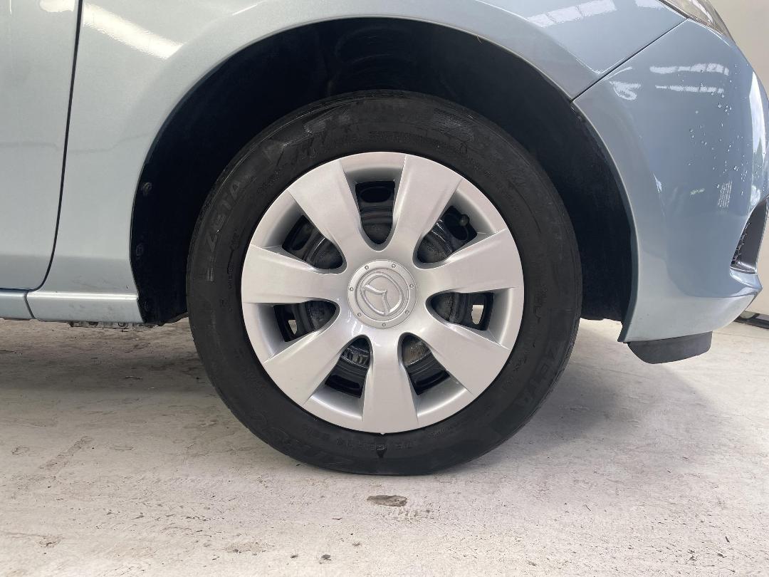 Photo '9' of Mazda Demio Photo '9' of Mazda Demio