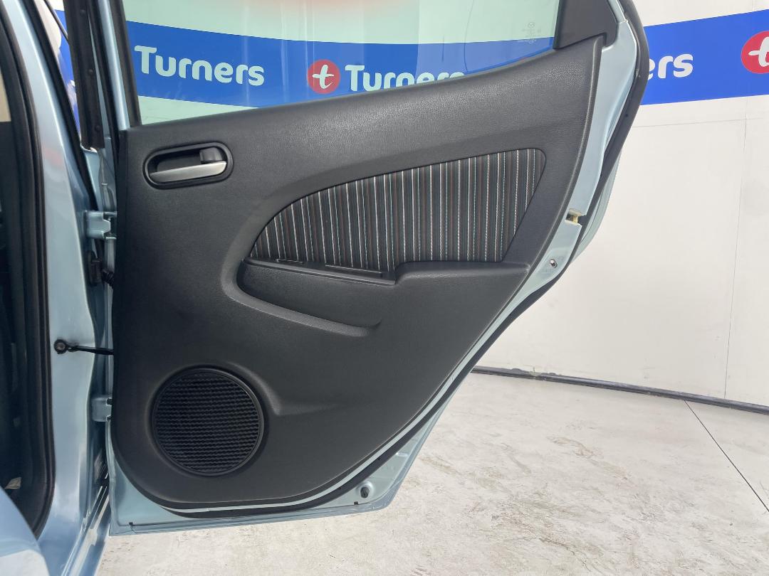 Photo '19' of Mazda Demio Photo '19' of Mazda Demio