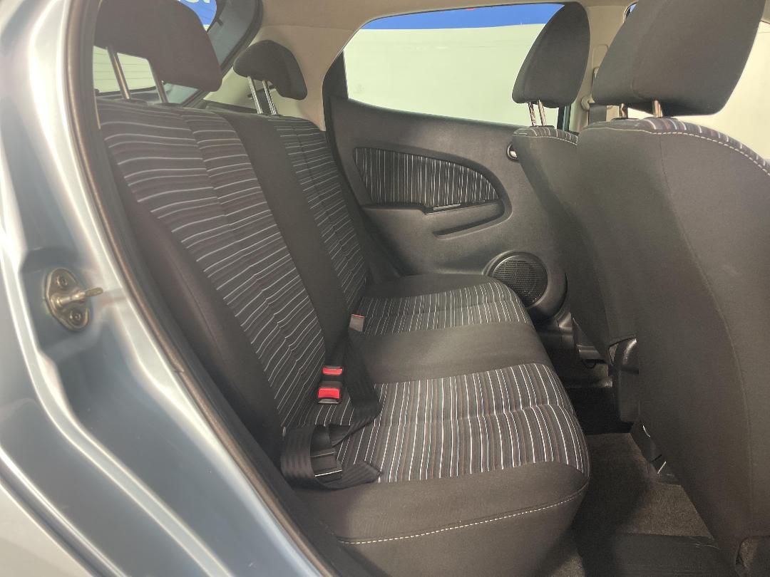 Photo '20' of Mazda Demio Photo '20' of Mazda Demio