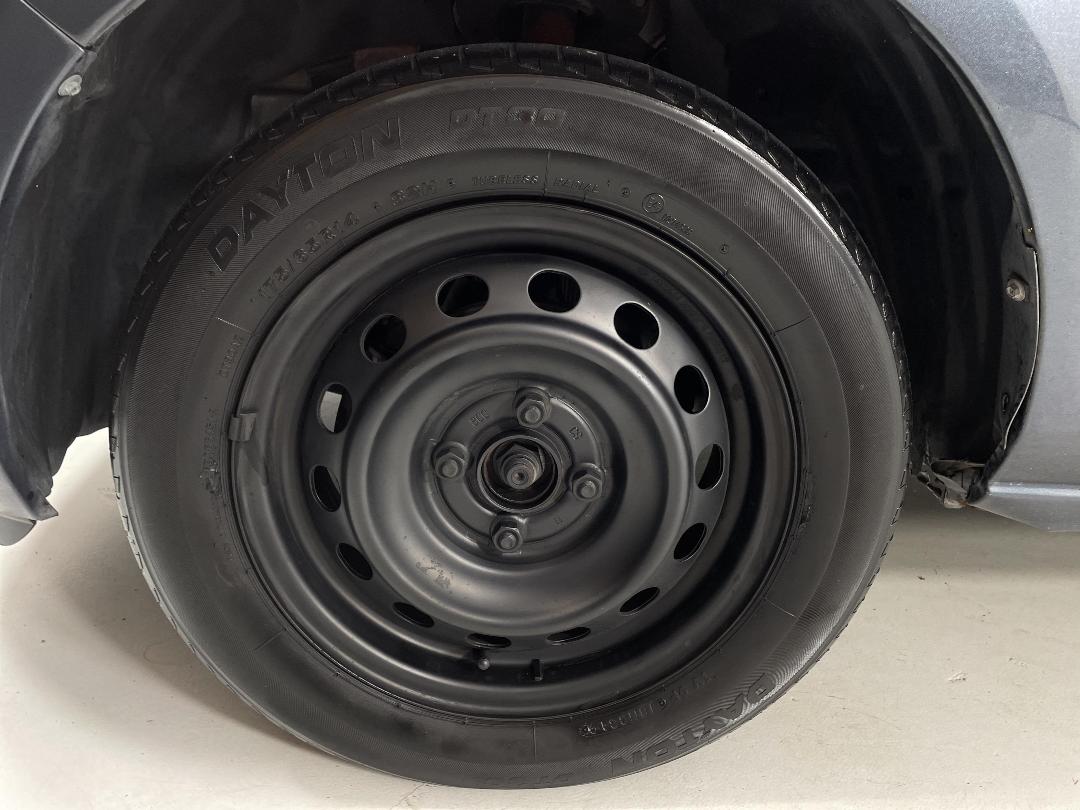 Photo '10' of Mazda Demio