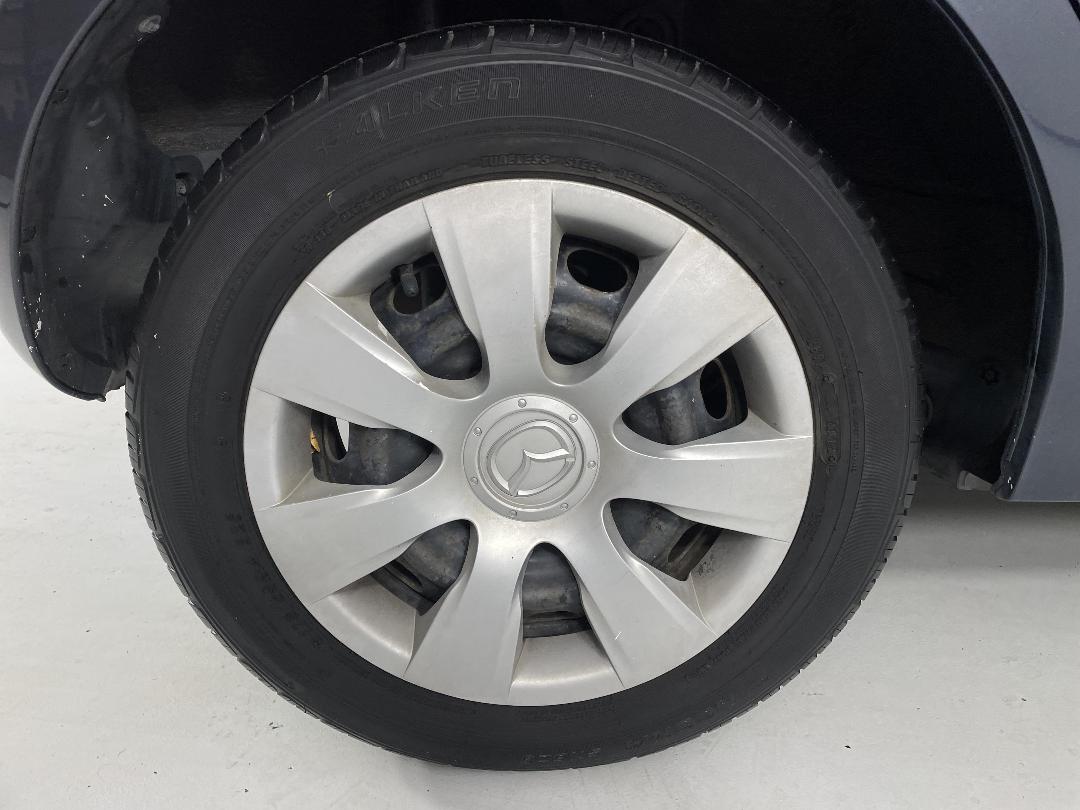 Photo '12' of Mazda Demio